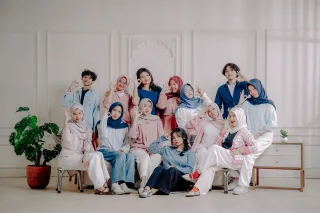 Thumbnail contoh foto force/foto ramean di Vibesroom Studio